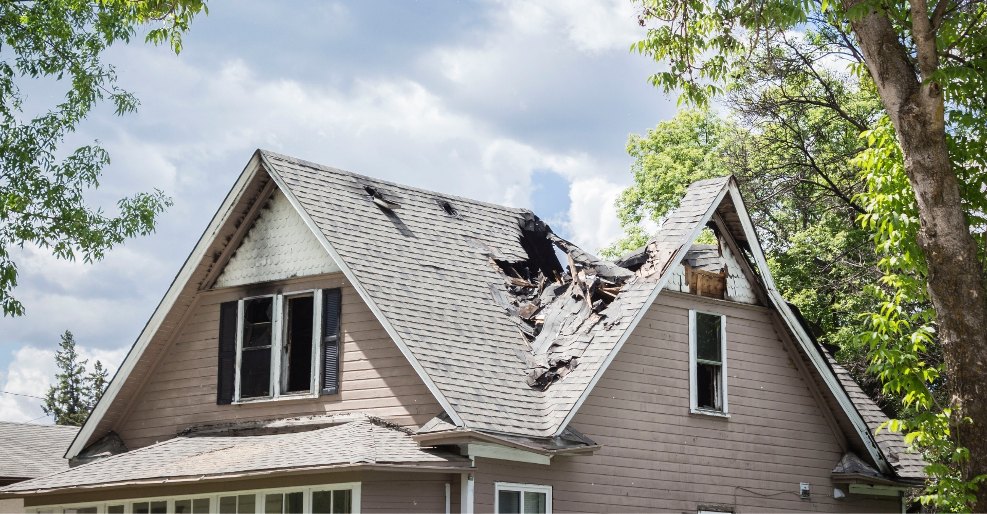 Alconero and Associates - What do insurance companies consider roof damage in Miami